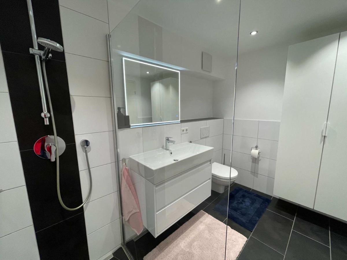 מצינגן Ferienwohnung Outletcity מראה חיצוני תמונה
