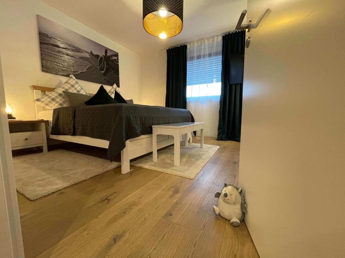 מצינגן Ferienwohnung Outletcity מראה חיצוני תמונה