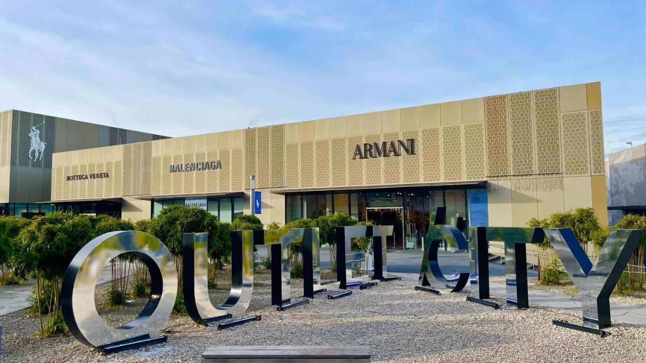מצינגן Ferienwohnung Outletcity מראה חיצוני תמונה